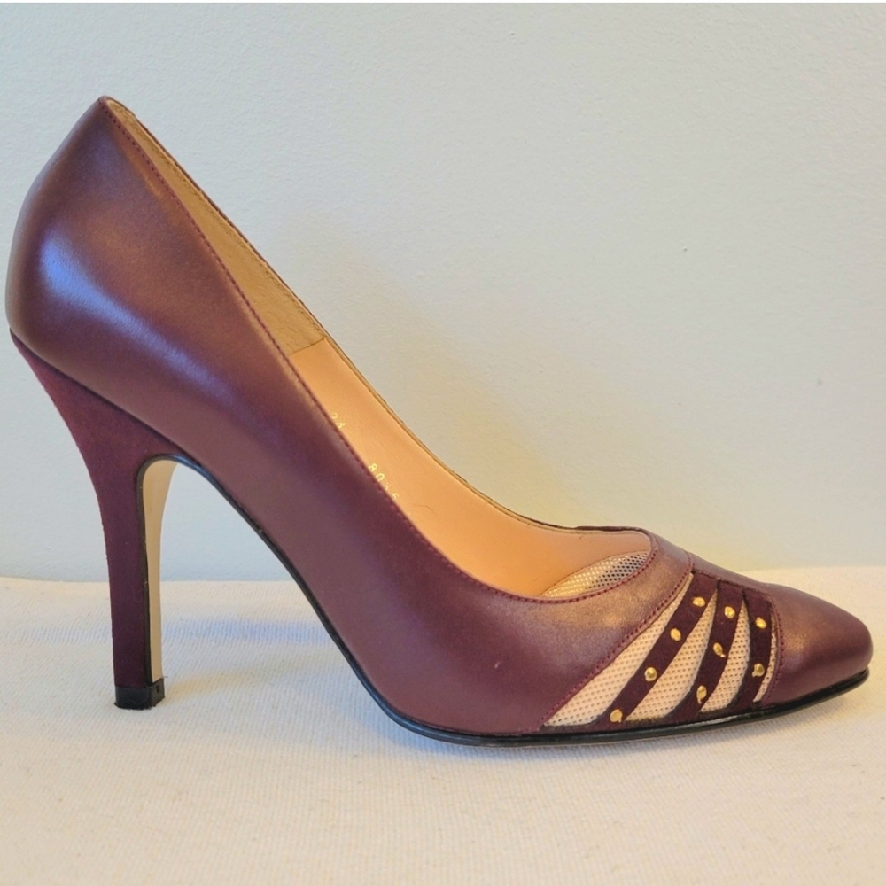 Retro ANDREA burgundy pumps with gold detail